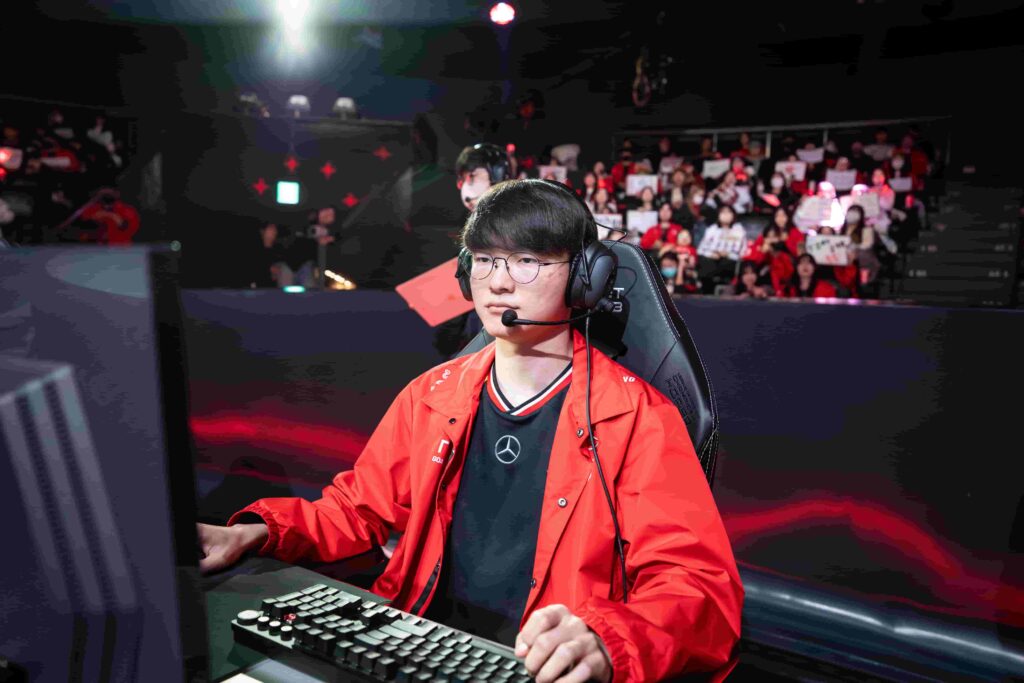 What Keyboard Does Faker Use in 2025?