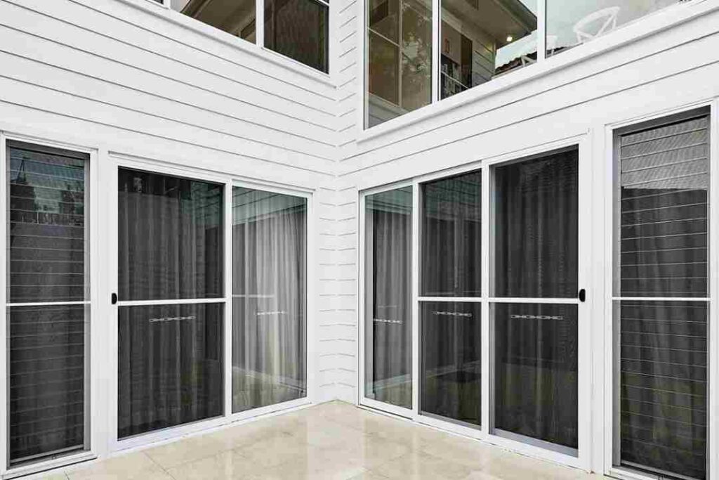 Choosing Between Aluminium Windows And Louvre Windows For Your Melbourne Home: How To Make Up Your Mind